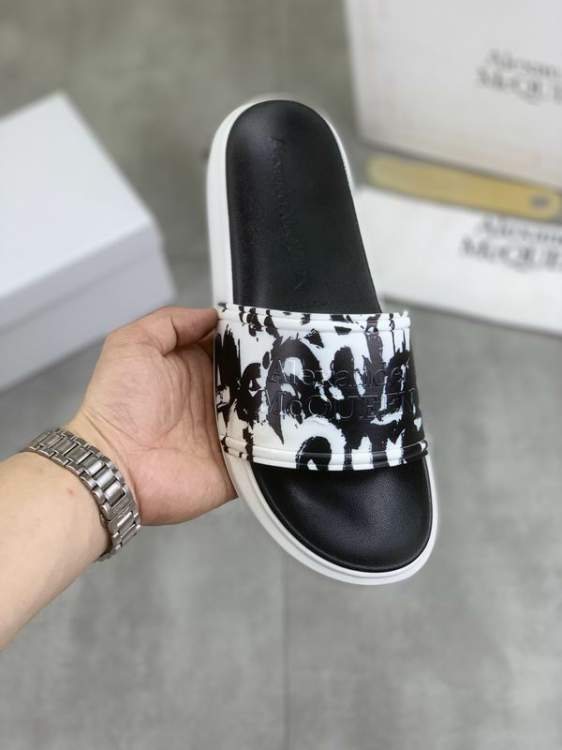 Picture of Alexander McQueen Shoes _SKUAlexanderMcQueensz35-46mnw0407495
